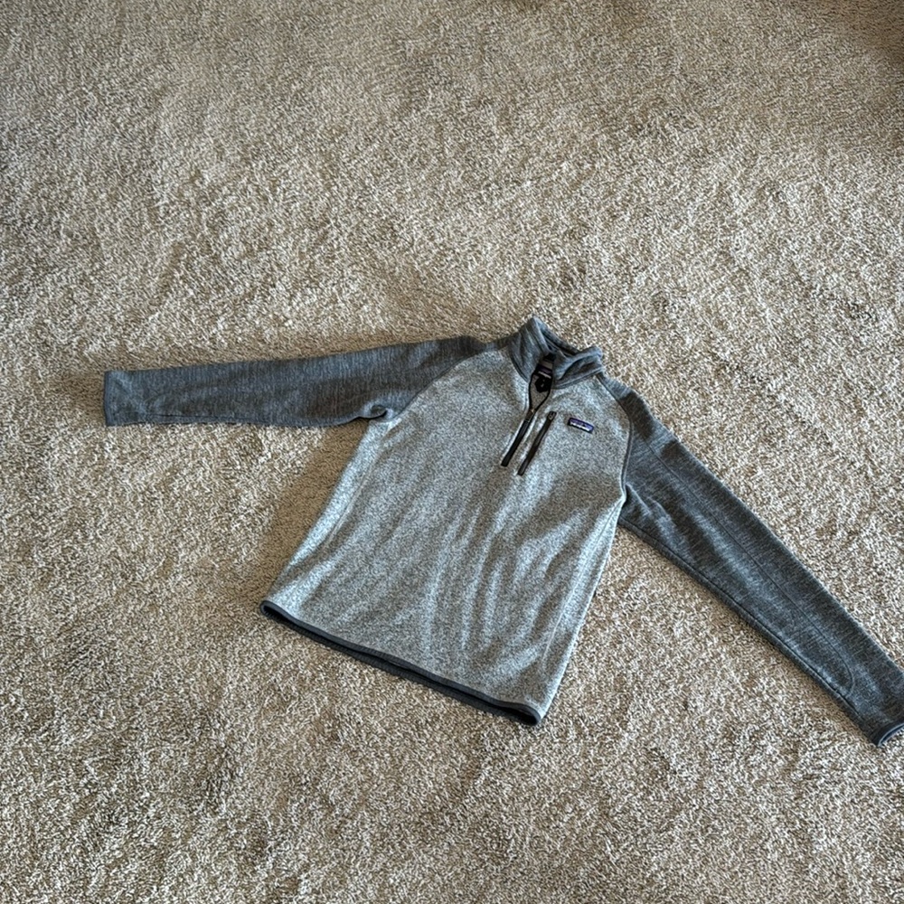 Patagonia Men’s Better Sweater 1/4 zip. Size Medium, Gray